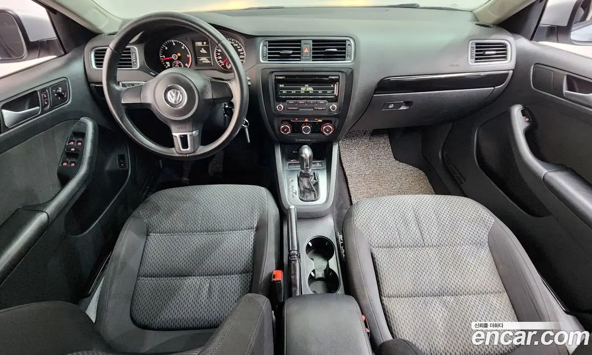 Volkswagen Jetta 2013 1.6 автомат (гидро), фото 7 Volkswagen Jetta 2013 1.6 автомат (гидро), фото 7