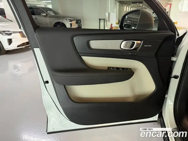 Volvo XC40 2026 2.0 автомат (гидро), миниатюра 12
