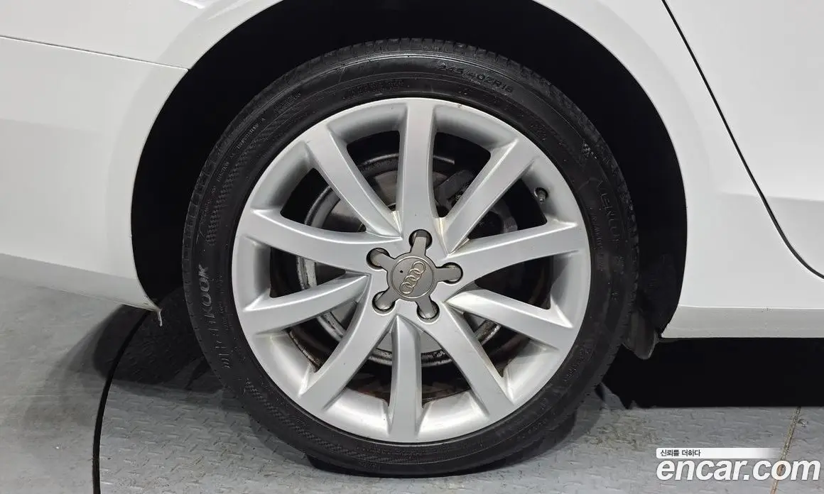Audi A4 2015 2.0 автомат (гидро), фото 5 Audi A4 2015 2.0 автомат (гидро), фото 5
