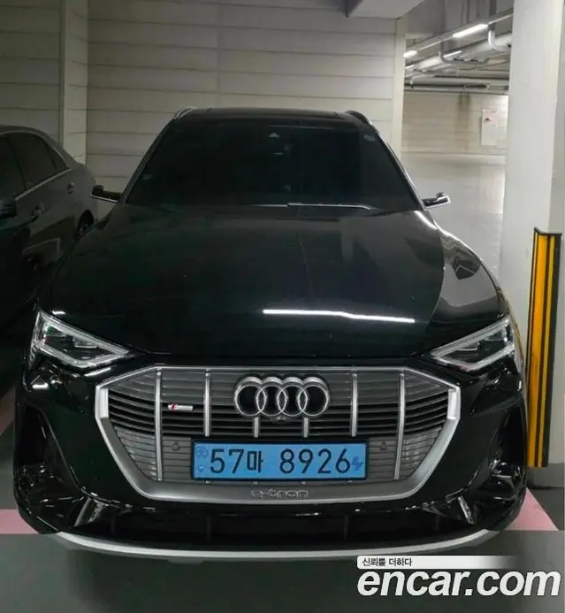 Audi e-tron, 2022, 49 000 км