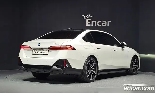 BMW 5 серия 2025 2.0 автомат (гидро), миниатюра 2 BMW 5 серия 2025 2.0 автомат (гидро), миниатюра 2