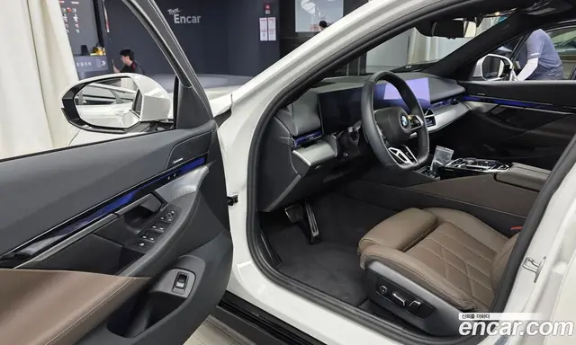 BMW 5 серия 2025 2.0 автомат (гидро), миниатюра 10 BMW 5 серия 2025 2.0 автомат (гидро), миниатюра 10