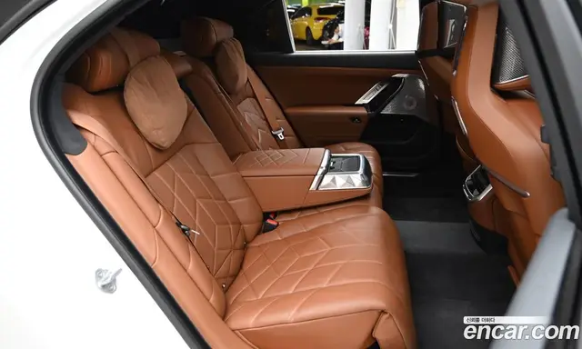 BMW i7 2024 0.3 автомат (гидро), миниатюра 12