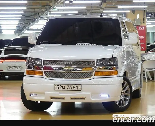 Chevrolet Express Van, 2021, 25 000 км
