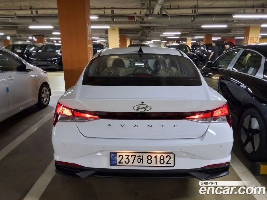 Hyundai Avante 2026 1.6 автомат (гидро), фото 4