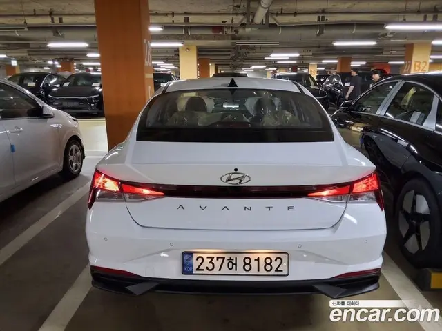 Hyundai Avante 2026 1.6 автомат (гидро), миниатюра 4