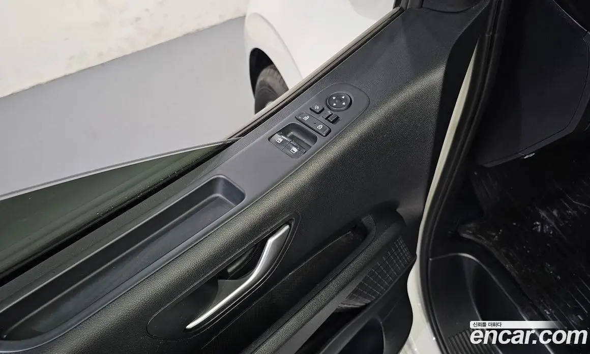 Hyundai Staria 2024 2.2 автомат (гидро), фото 12