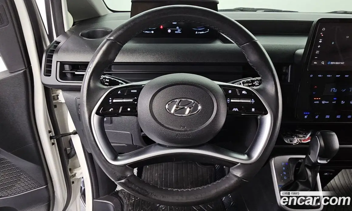 Hyundai Staria 2024 2.2 автомат (гидро), фото 14