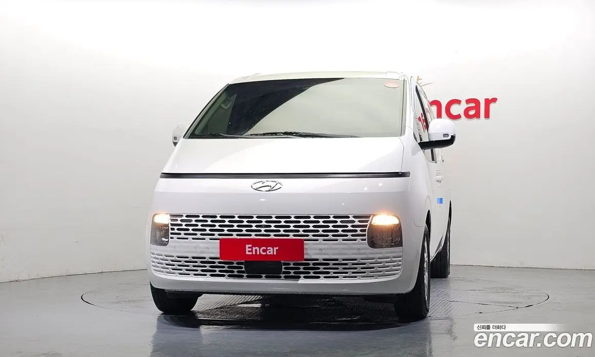 Hyundai Staria 2024 2.2 автомат (гидро), фото 3