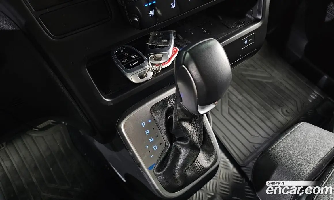 Hyundai Staria 2024 2.2 автомат (гидро), фото 9