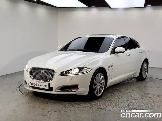 Jaguar XF, 2014, 198 640 км Jaguar XF, 2014, 198 640 км