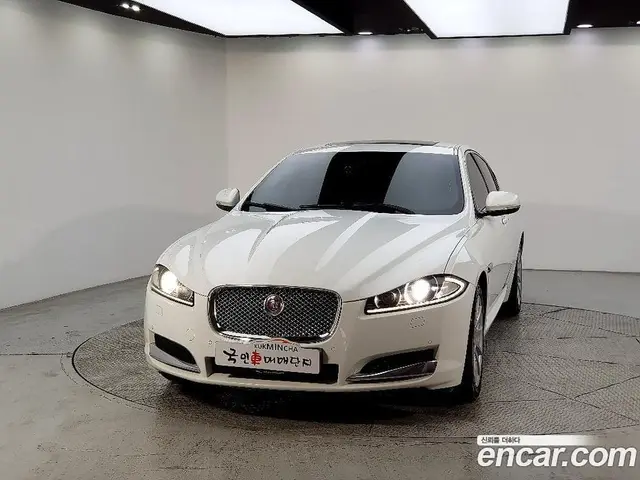 Jaguar XF 2014 2.2 автомат (гидро), миниатюра 2