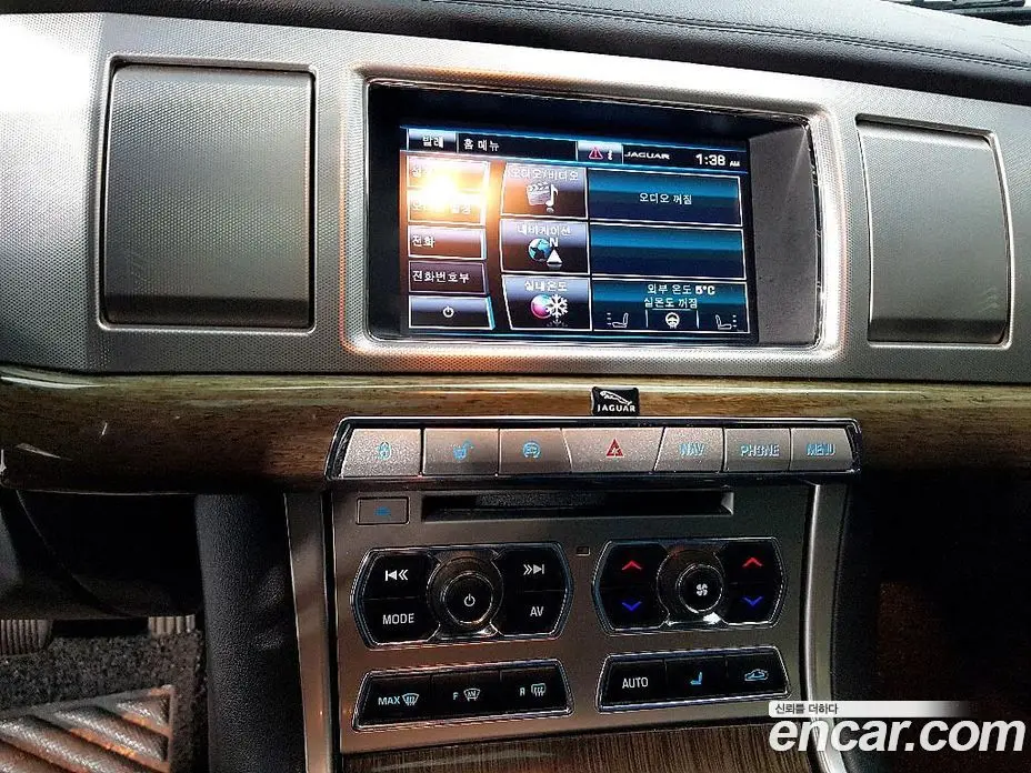 Jaguar XF 2014 2.2 автомат (гидро), фото 12