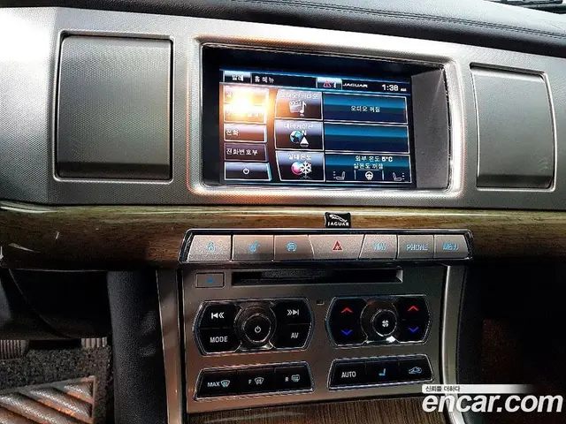 Jaguar XF 2014 2.2 автомат (гидро), миниатюра 12