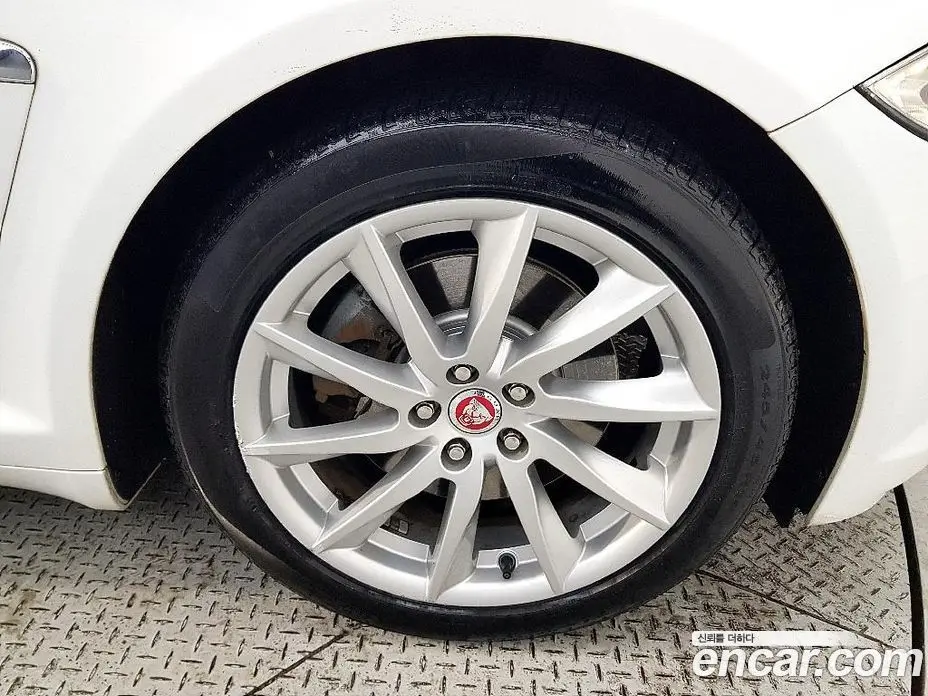 Jaguar XF 2014 2.2 автомат (гидро), фото 20