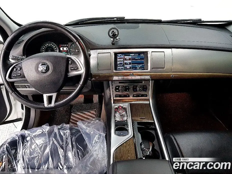 Jaguar XF 2014 2.2 автомат (гидро), фото 5