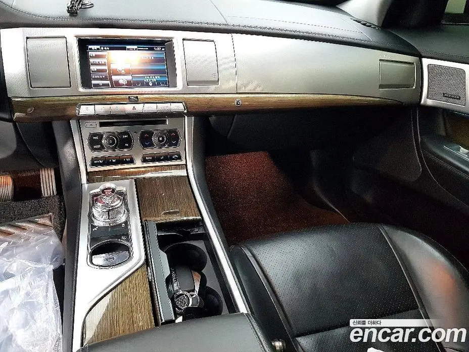 Jaguar XF 2014 2.2 автомат (гидро), фото 10