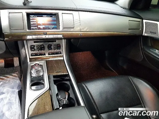 Jaguar XF 2014 2.2 автомат (гидро), миниатюра 10