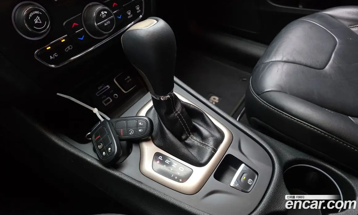 Jeep Cherokee 2014 3.2 автомат (гидро), фото 9 Jeep Cherokee 2014 3.2 автомат (гидро), фото 9