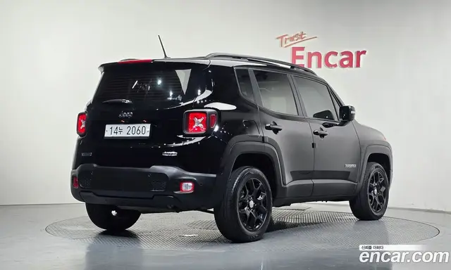 Jeep Renegade 2016 2.0 автомат (гидро), миниатюра 2