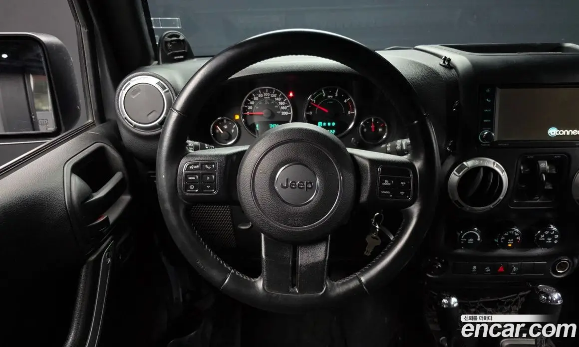 Jeep Wrangler 2014 2.8 автомат (гидро), фото 14 Jeep Wrangler 2014 2.8 автомат (гидро), фото 14