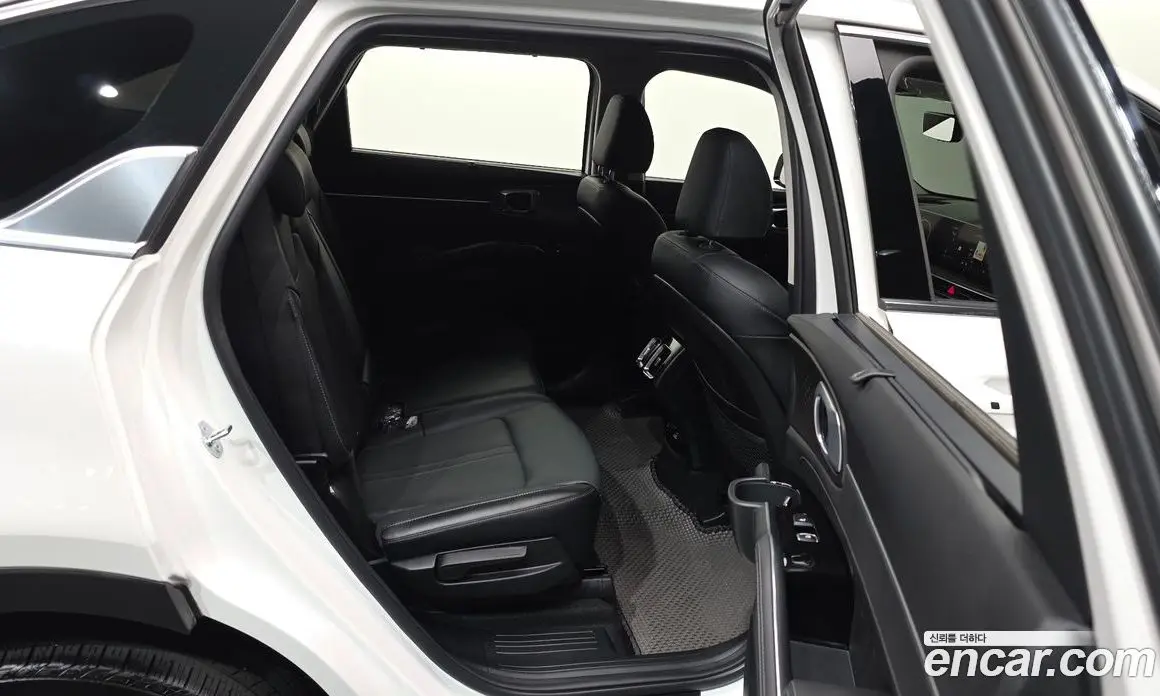 Kia Sorento 2023 2.5 автомат (гидро), фото 12