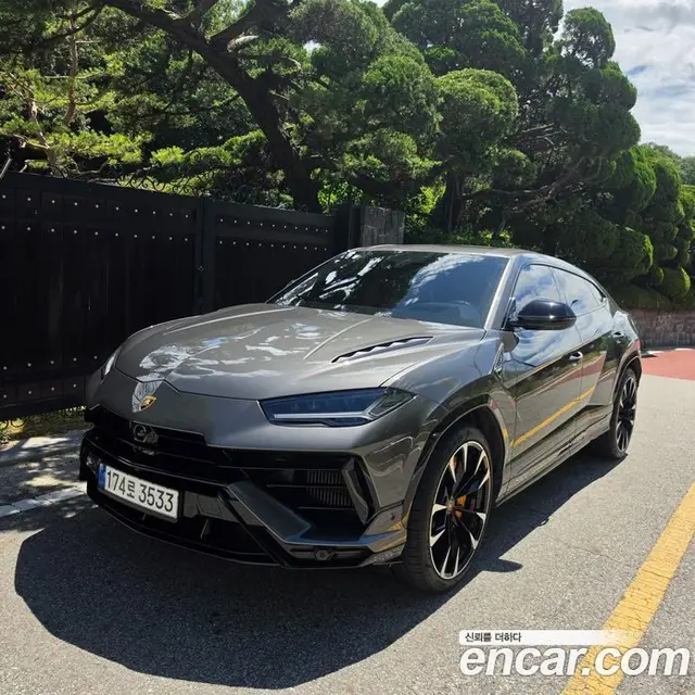 Lamborghini Urus 2024 4.0 автомат (гидро), миниатюра 2