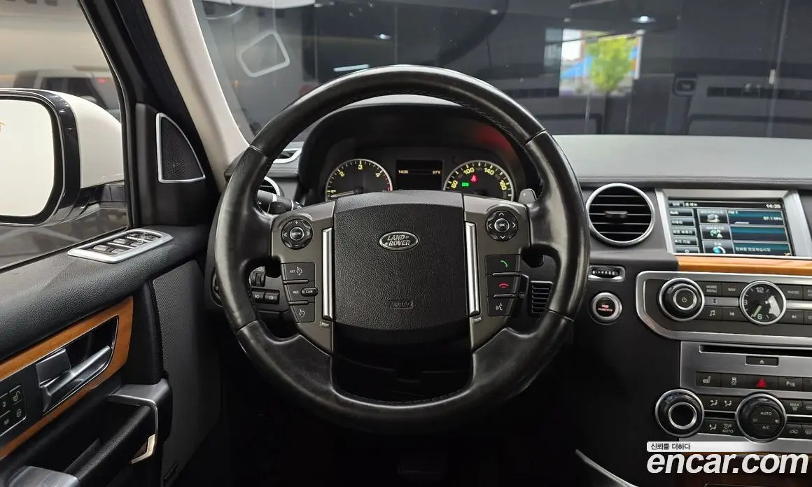 Land Rover Discovery 2014 3.0 автомат (гидро), фото 16 Land Rover Discovery 2014 3.0 автомат (гидро), фото 16