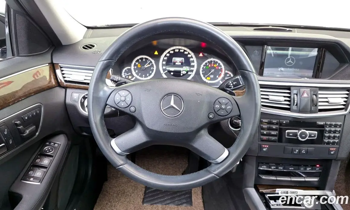 Mercedes-Benz E-Class 2013 1.8 автомат (гидро), фото 13 Mercedes-Benz E-Class 2013 1.8 автомат (гидро), фото 13