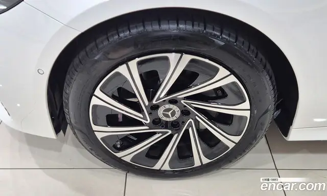 Mercedes-Benz E-Class 2025 2.0 автомат (гидро), миниатюра 5 Mercedes-Benz E-Class 2025 2.0 автомат (гидро), миниатюра 5