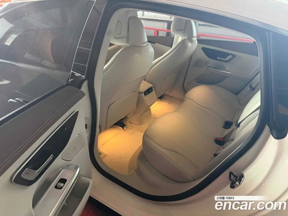 Mercedes-Benz EQE 2024 0.3 автомат (гидро), фото 5