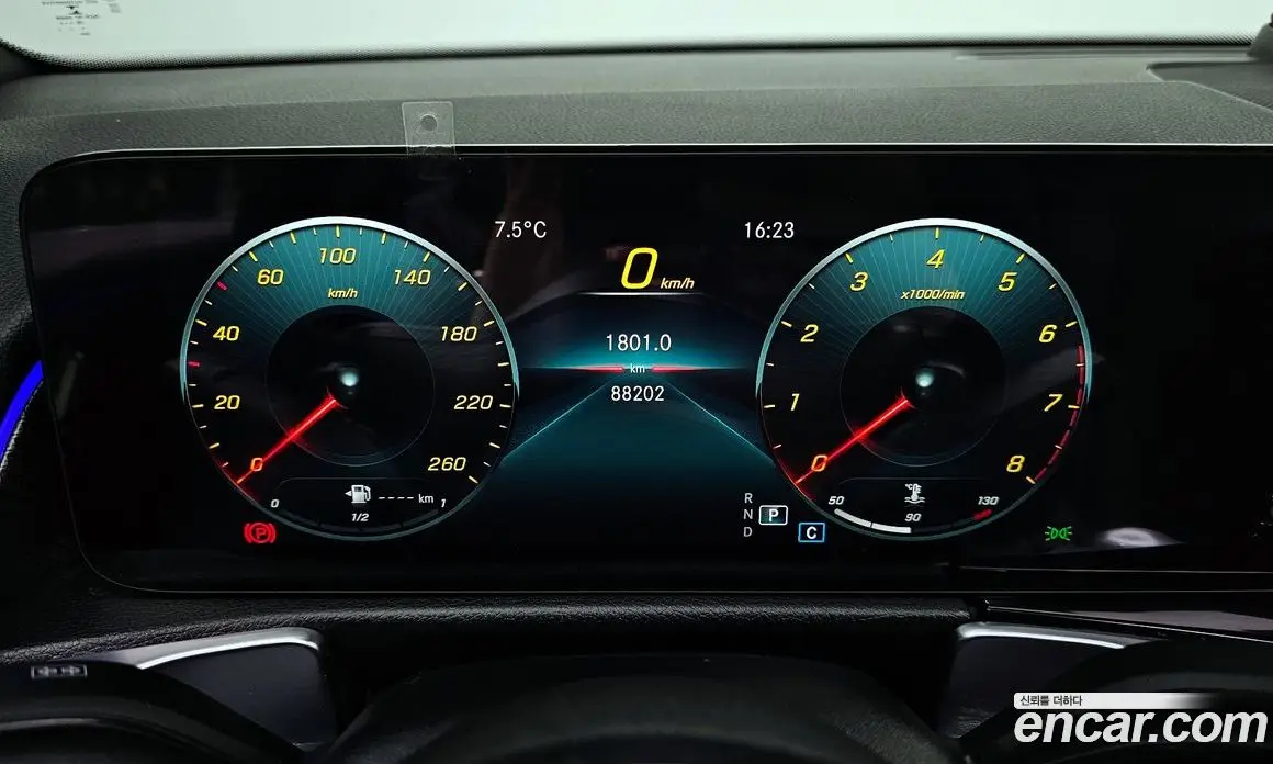 Mercedes-Benz GLB-Class 2021 2.0 автомат (гидро), фото 8
