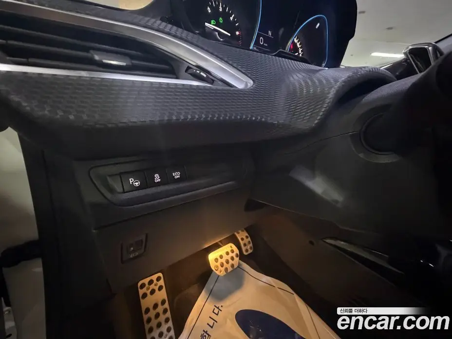 Peugeot 2008 2017 1.6 автомат (гидро), фото 16 Peugeot 2008 2017 1.6 автомат (гидро), фото 16