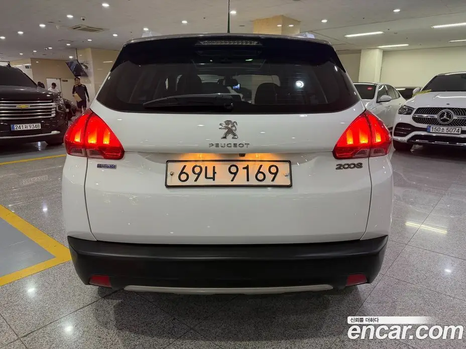Peugeot 2008 2017 1.6 автомат (гидро), фото 4 Peugeot 2008 2017 1.6 автомат (гидро), фото 4