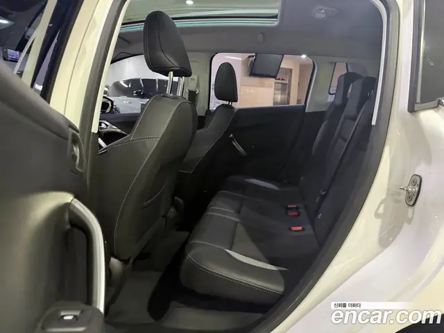 Peugeot 2008 2017 1.6 автомат (гидро), миниатюра 7 Peugeot 2008 2017 1.6 автомат (гидро), миниатюра 7