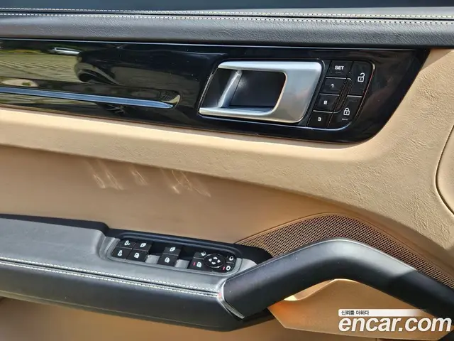 Porsche Cayenne 2020 3.0 автомат (гидро), миниатюра 11
