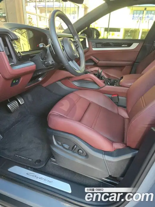 Porsche Cayenne 2024 3.0 автомат (гидро), фото 9