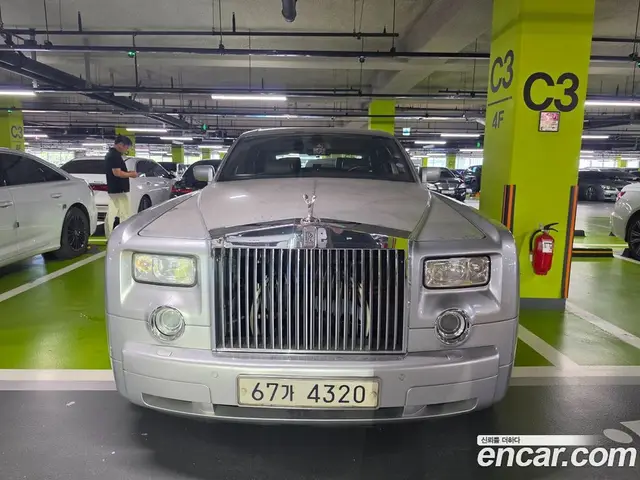 Rolls-Royce Phantom, 2005, 233 700 км Rolls-Royce Phantom, 2005, 233 700 км