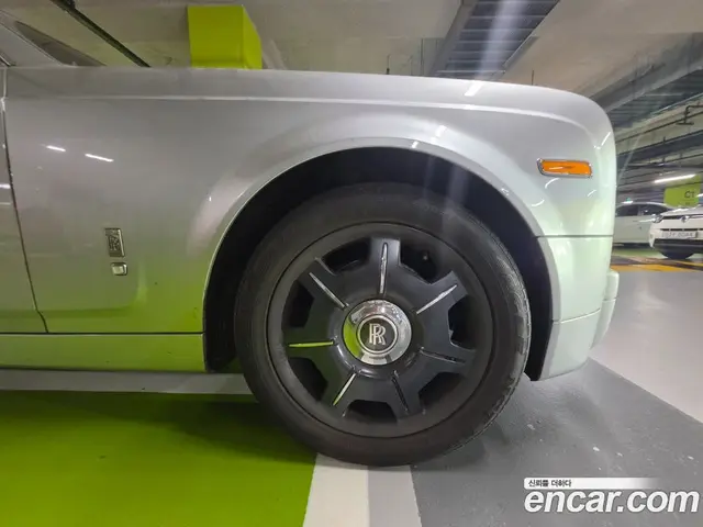 Rolls-Royce Phantom 2005 6.7 автомат (гидро), миниатюра 8
