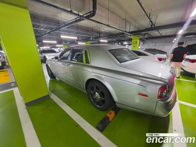 Rolls-Royce Phantom 2005 6.7 автомат (гидро), миниатюра 10
