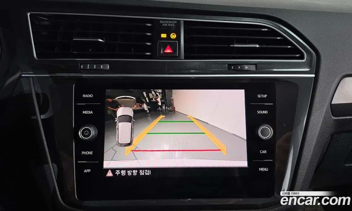 Volkswagen Tiguan 2018 2.0 автомат (гидро), фото 13