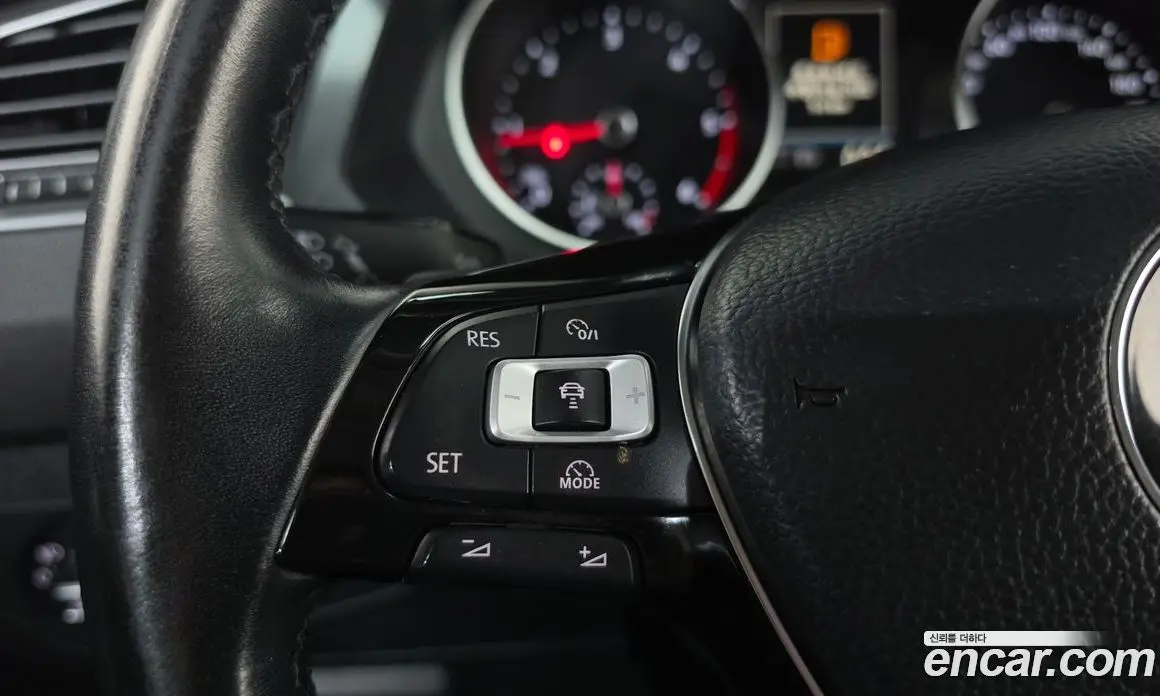 Volkswagen Tiguan 2018 2.0 автомат (гидро), фото 14