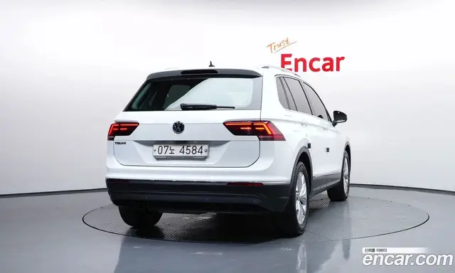 Volkswagen Tiguan 2018 2.0 автомат (гидро), миниатюра 4