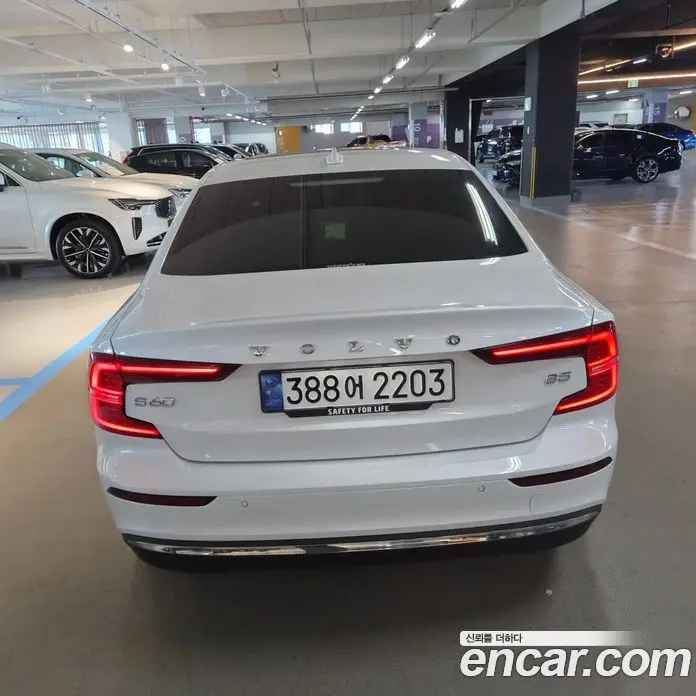 Volvo S60 2024 2.0 автомат (гидро), фото 4 Volvo S60 2024 2.0 автомат (гидро), фото 4
