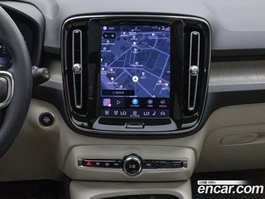 Volvo XC40 2023 2.0 автомат (гидро), фото 14