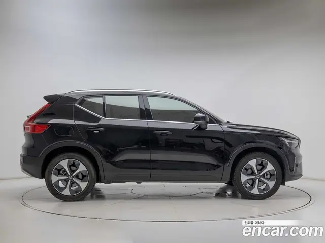 Volvo XC40 2023 2.0 автомат (гидро), миниатюра 5
