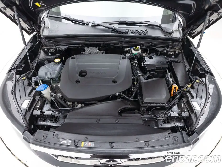 Volvo XC40 2023 2.0 автомат (гидро), фото 7