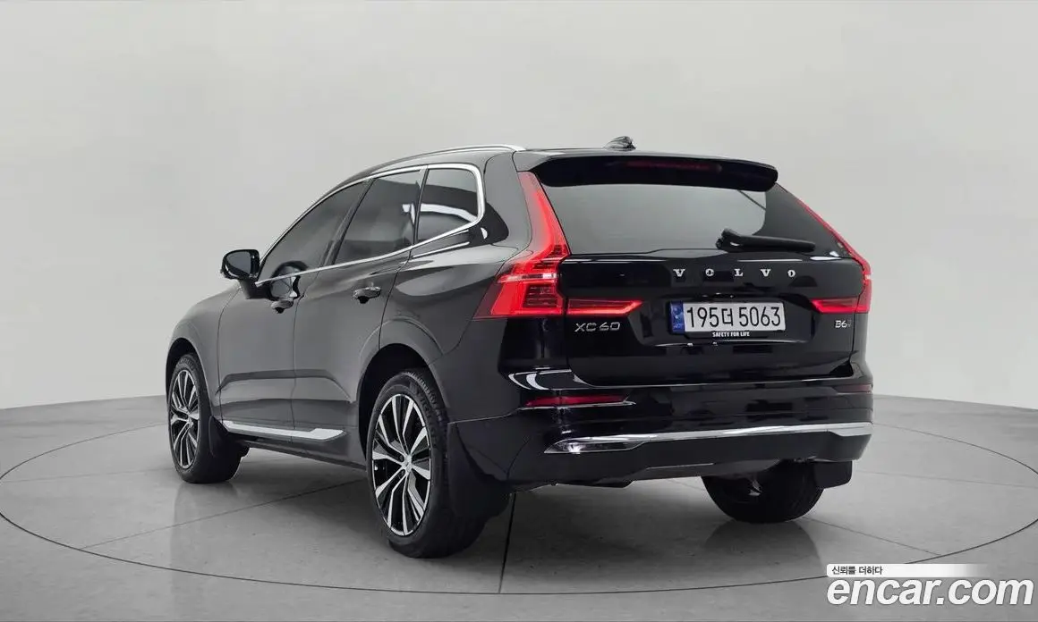 Volvo XC60 2024 2.0 автомат (гидро), фото 4 Volvo XC60 2024 2.0 автомат (гидро), фото 4