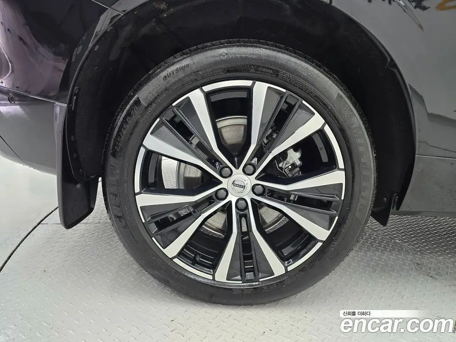Volvo XC60 2024 2.0 автомат (гидро), фото 7 Volvo XC60 2024 2.0 автомат (гидро), фото 7