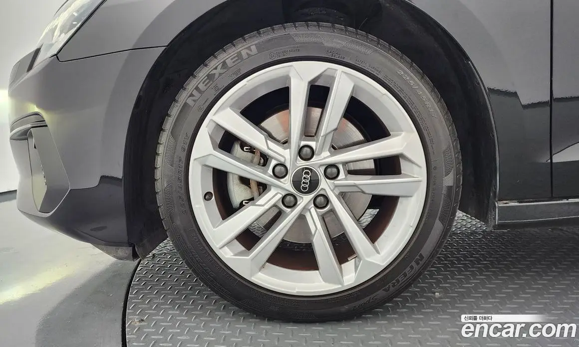 Audi A3 2023 2.0 автомат (гидро), фото 5 Audi A3 2023 2.0 автомат (гидро), фото 5